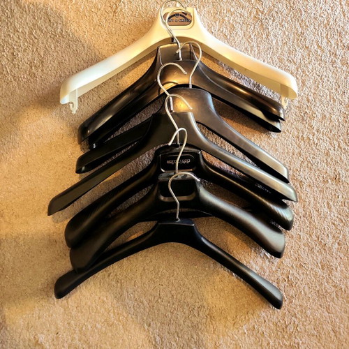 Pack of 15 large hard plastic hangers