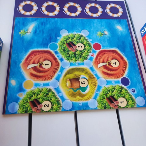 Catan Junior board game like new, missing one yellow pirate lair