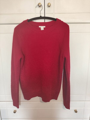 Red H&M sweater with glitter, like new, size M