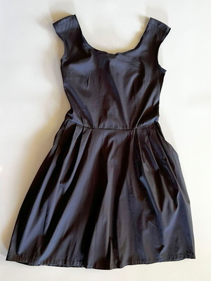 Julia Bergovich blue dress like new with wide skirt and large pockets