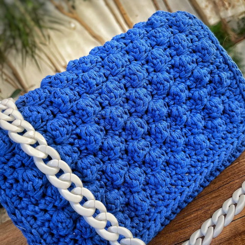 Crochet shoulder bag new, blue with white chain