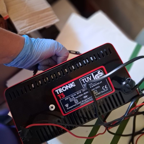 Tronic T5 12V 5A Car Battery Charger like new with Ammeter
