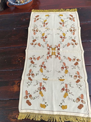Cross-stitch table runner new