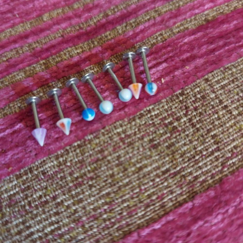 Set of 7 piercing earrings like new, multicolor