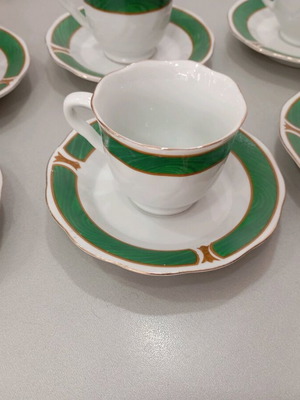 Set of 6 small vintage cups used with 12cm saucers