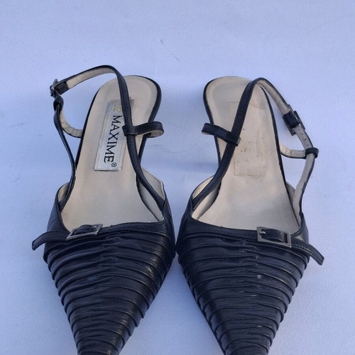 Maxime leather pumps size 37 like new, black, low heel