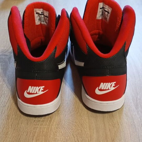Nike Son Of Force sneakers σαν καινούργια, μέγεθος 44, μαύρο και κόκκινο