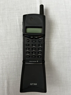 Sony Ericsson GF768 phone used, no charger, unknown condition