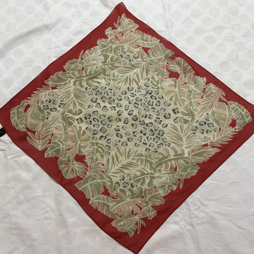 Vintage scarf like new, small size with unique patterns