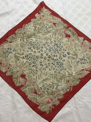 Vintage scarf like new, small size with unique patterns
