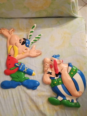 Asterix and Obelix decorative wall figures used, set of 2, plastic