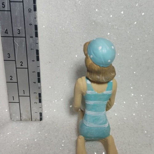 Bathing girl figurine ornament