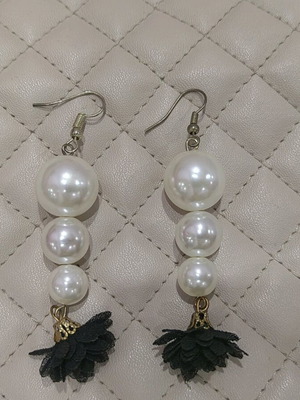 Pearl earrings new