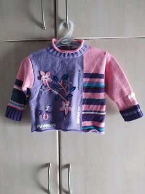 Pierre Cardin sweater for girl 12 months like new, pink and purple