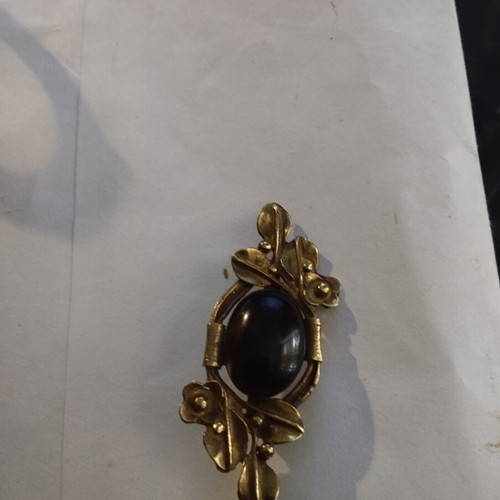Vintage Authentic Brooch 1930-1950 Used, Brass & Natural Sardonyx