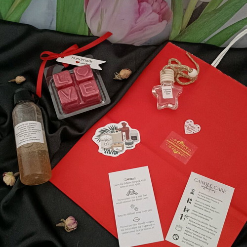 Inspired Hypnotic & Si Passione Gift Set with Shower Gel, Body Scrub, Wax Melts & Car Diffuser