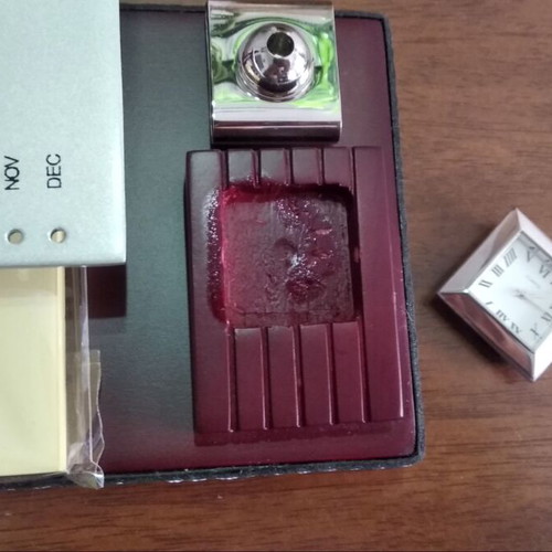Desk set with calendar and non-working clock, new