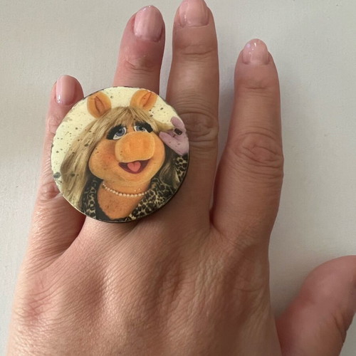 Miss Piggy handmade ring made of wood like new