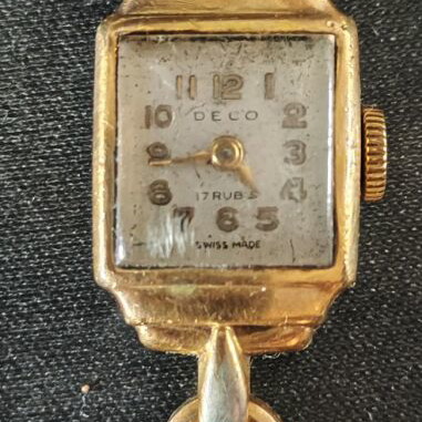Vintage DECO wristwatch used with 17 rubies and gold-plated bracelet