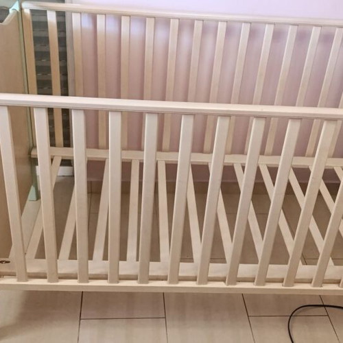 Crib set with mattress and dresser like new