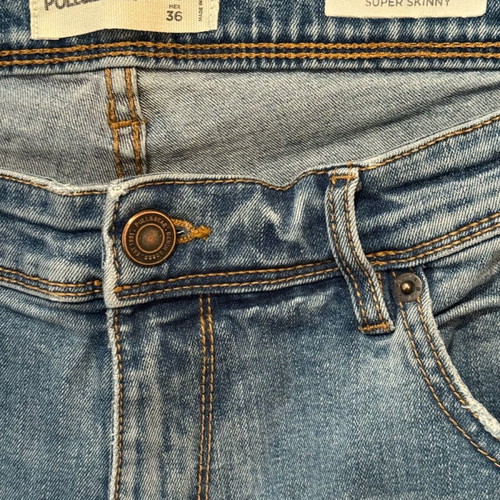 Jeans slim feat by Pull and Bear like new, size 46, blue