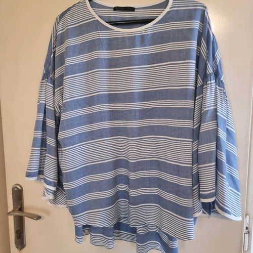 Baya women's top like new, size M, white and blue