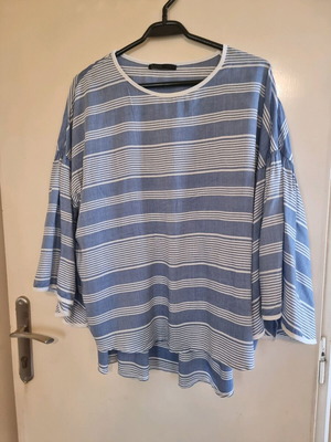 Baya women's top like new, size M, white and blue