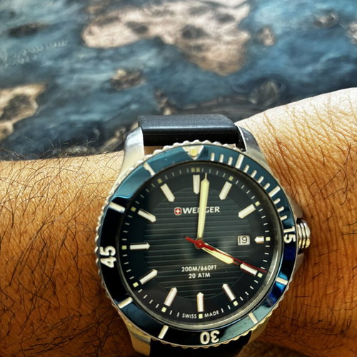 Wenger men's watch like new, blue dial, sapphire crystal