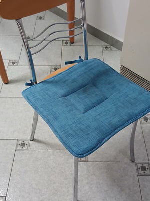 Kitchen table with 2 chairs used set