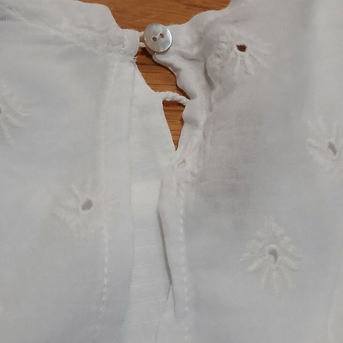 Esante white blouse with lace and ruffles on shoulders, size Small, like new