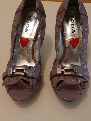 Purple 6cm patent leather peep-toe pumps new, size 36.5