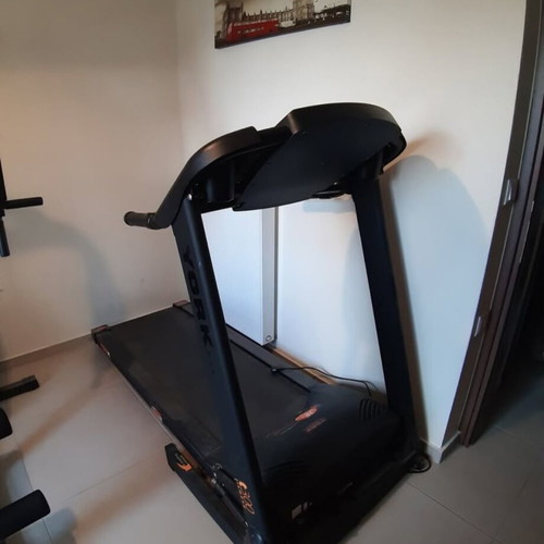 York Fitness Diamond T300 treadmill used with 16 speeds and 12 incline levels