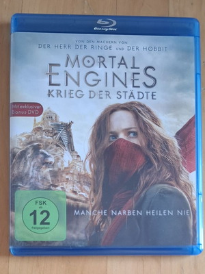 Mortal Engines Blu-Ray and DVD set like new, action fantasy adventure