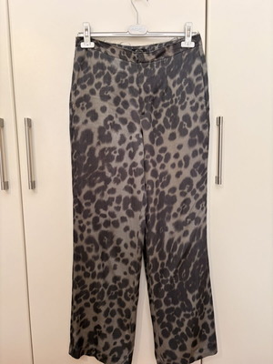 Massimo Dutti leopard pants like new, size S