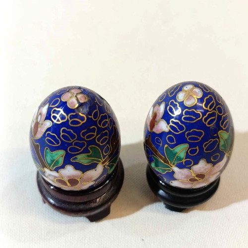 Handmade small cloisonné decorative eggs used with stands