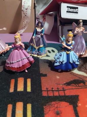Princess figures like new, set