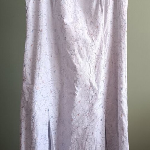 Maxi sleeveless dress like new, lilac with embroidery