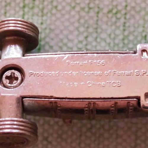 Ferrari 156 F1 (1961) collectible metal keychain Shell V-Power like new