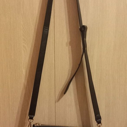 Axel black shoulder bag used with three compartments and external pocket