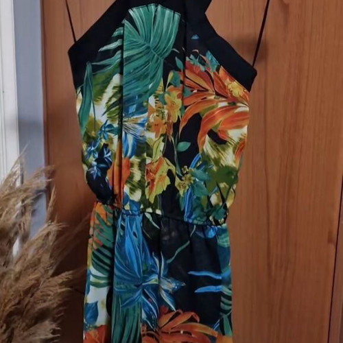 Floral dress short like new, size M