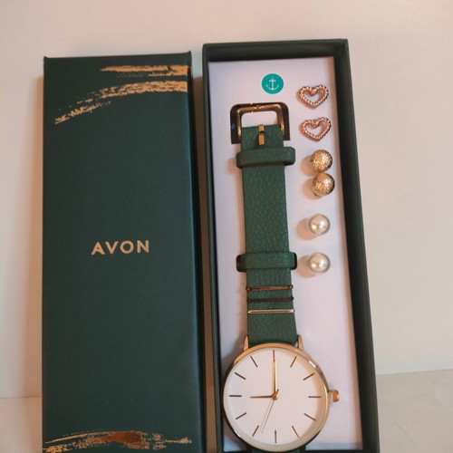 Women's watch with leather strap and 3 pairs of earrings new