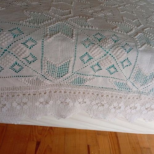 Handmade vintage crochet blanket like new, oversized double, cotton