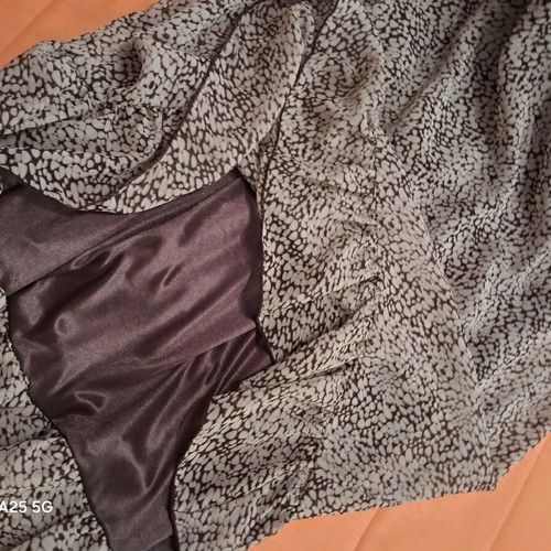 Taily Weijl dress with ruffles long very elegant like new, beige brown