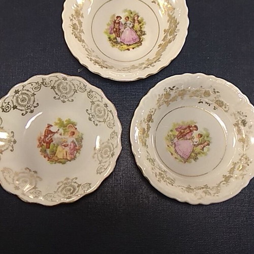 Japanese porcelain dessert plates used set of 3