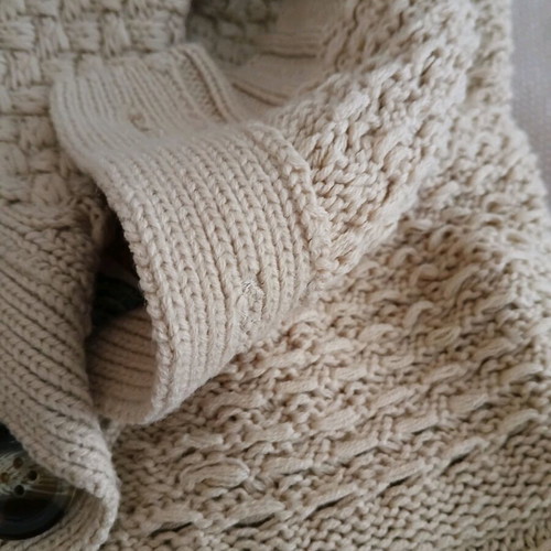 Long knitted cardigan like new, beige, warm with large collar