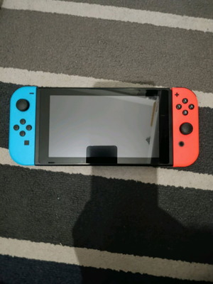 Nintendo Switch μεταχειρισμένο με 2 παιχνίδια NBA 2k23, FIFA 23