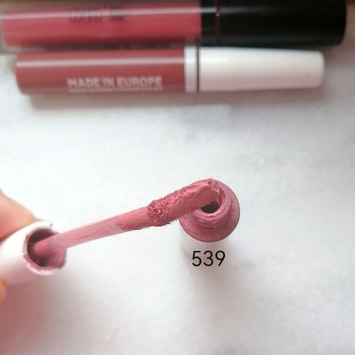 Lip Gloss Matte like new, set with Sixteen and Ushas