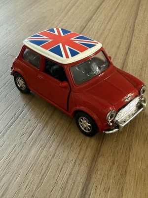 Mini Cooper die cast model with opening doors, like new