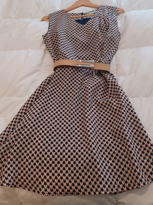 Popy Liaskos Small dress new, light beige with blue hearts
