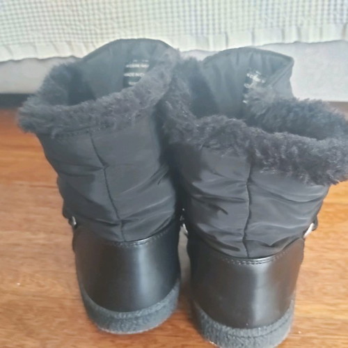 Women's boots used with fur lining, size 39, black